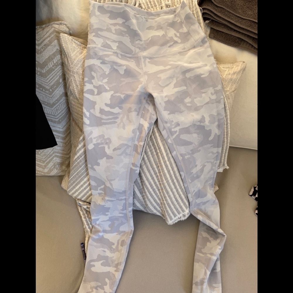 Lululemon leggings 28”